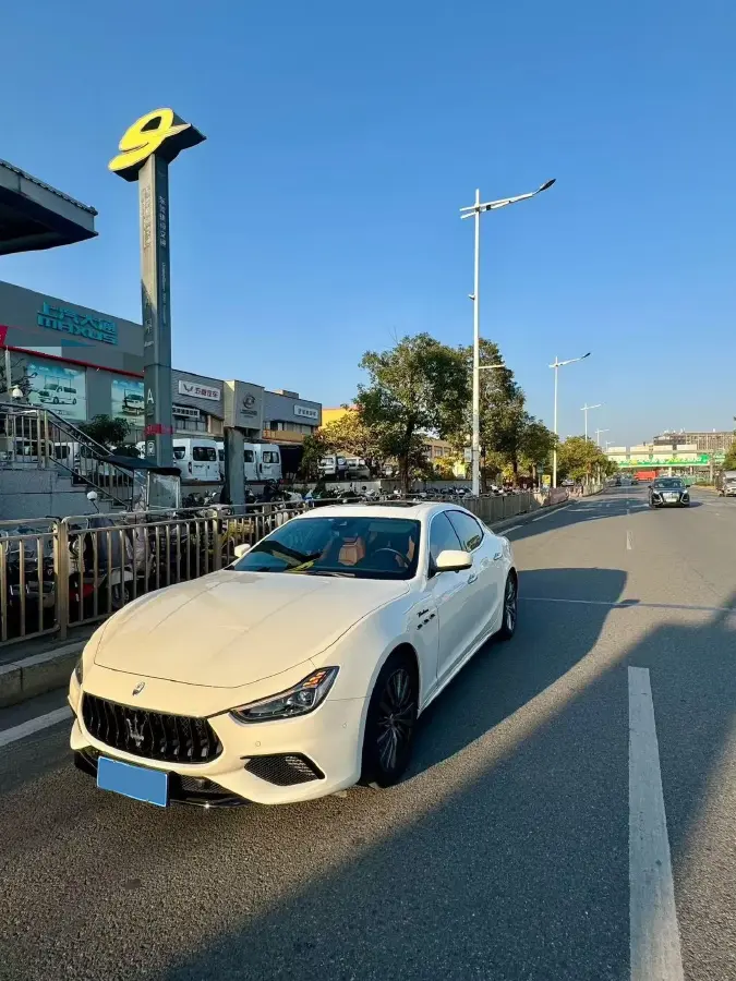 2022 Maserati Ghibli 3.0T 350HP V6 8AT