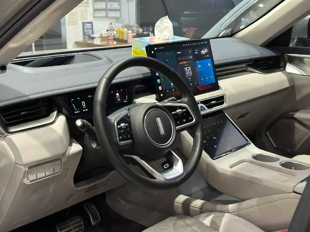 2023 WEY Mocha 1.5T 156HP L4 2DHT PHEV 34KWH,autocango,china used car exporter,china ev exporter,chinese used car exporter,chinese used ev exporter