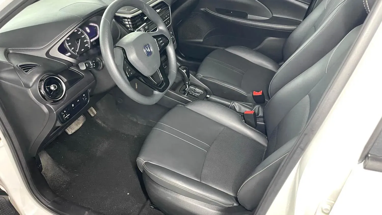 2019 ChangAn Alsvin 1.5L 107HP L4 5DCT,autocango,china used car exporter,china ev exporter,chinese used car exporter,chinese used ev exporter