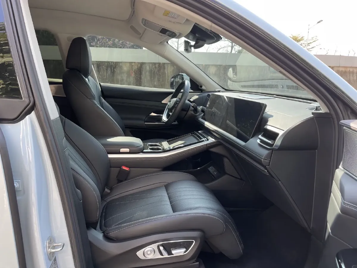 2022 Jeep Gladiator 3.6L 284HP V6 8AT,autocango,china used car exporter,china ev exporter,chinese used car exporter,chinese used ev exporter