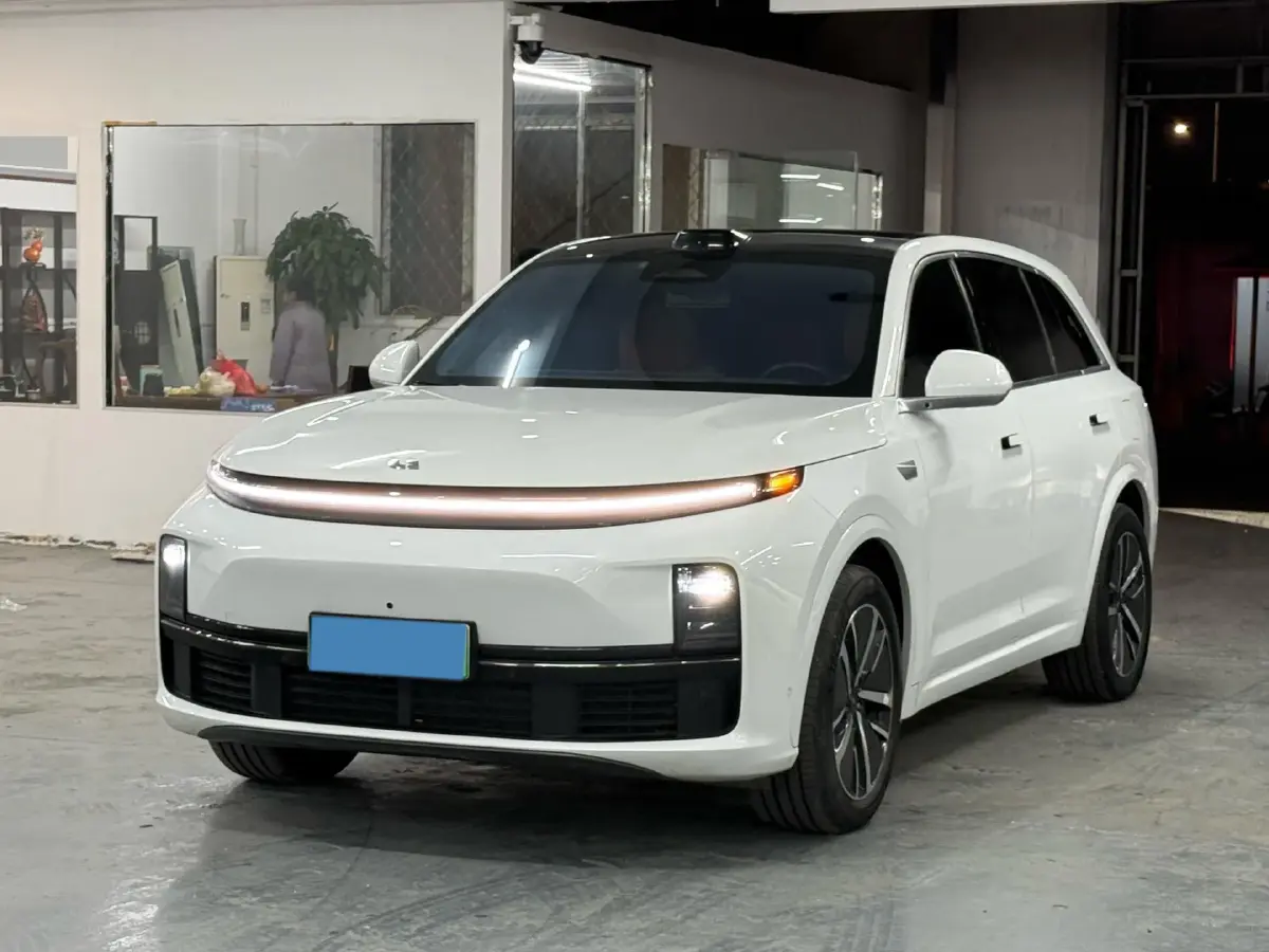 2024 MG Cyberster BEV 64KWH