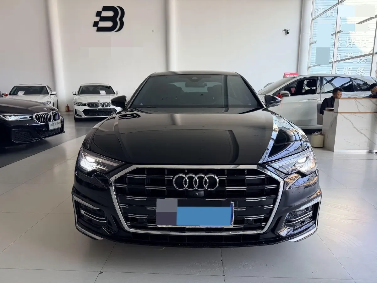 2024 Audi A6L 2.0T 245HP L4 7DCT,autocango,china used car exporter,china ev exporter,chinese used car exporter,chinese used ev exporter