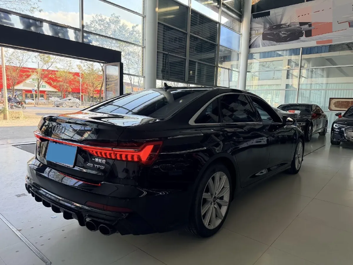 2024 Audi A6L 2.0T 245HP L4 7DCT,autocango,china used car exporter,china ev exporter,chinese used car exporter,chinese used ev exporter