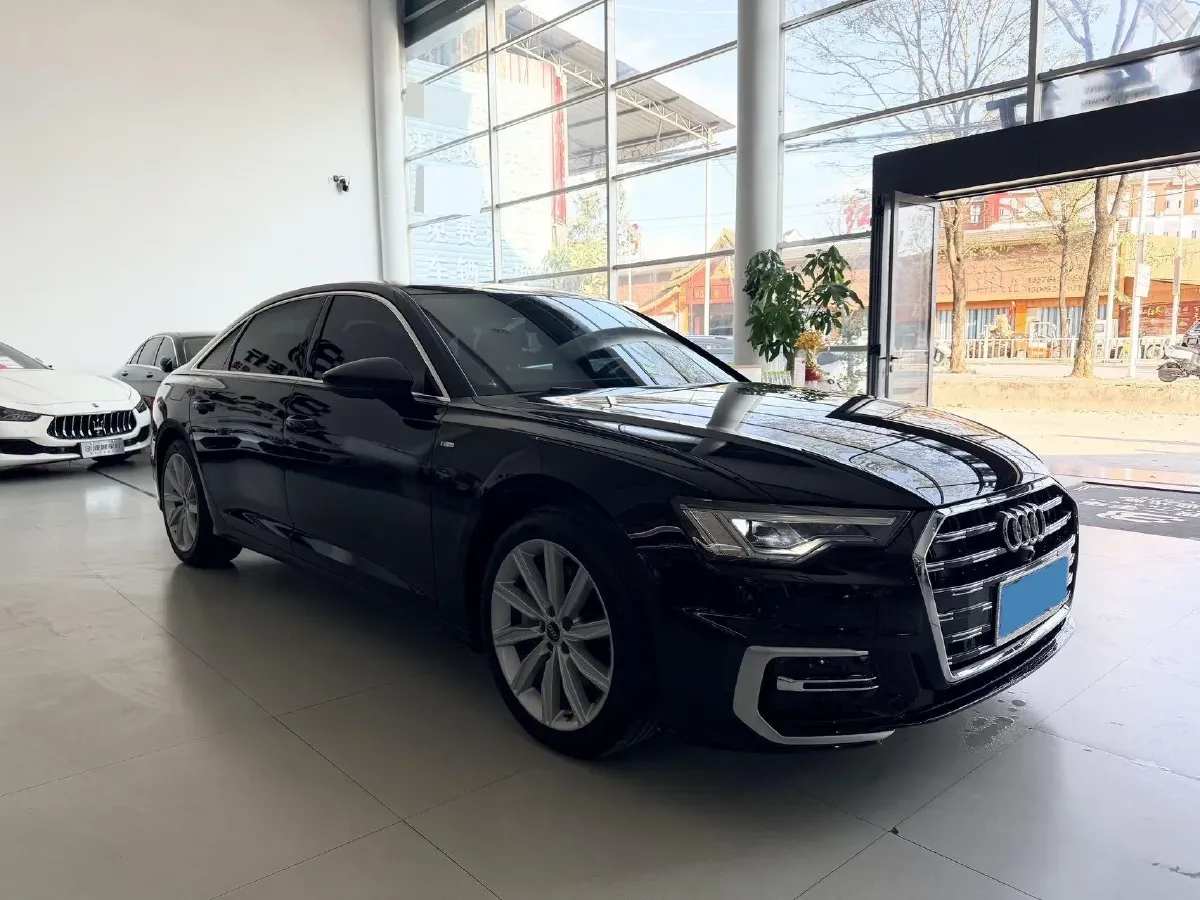 2024 Audi A6L 2.0T 245HP L4 7DCT,autocango,china used car exporter,china ev exporter,chinese used car exporter,chinese used ev exporter