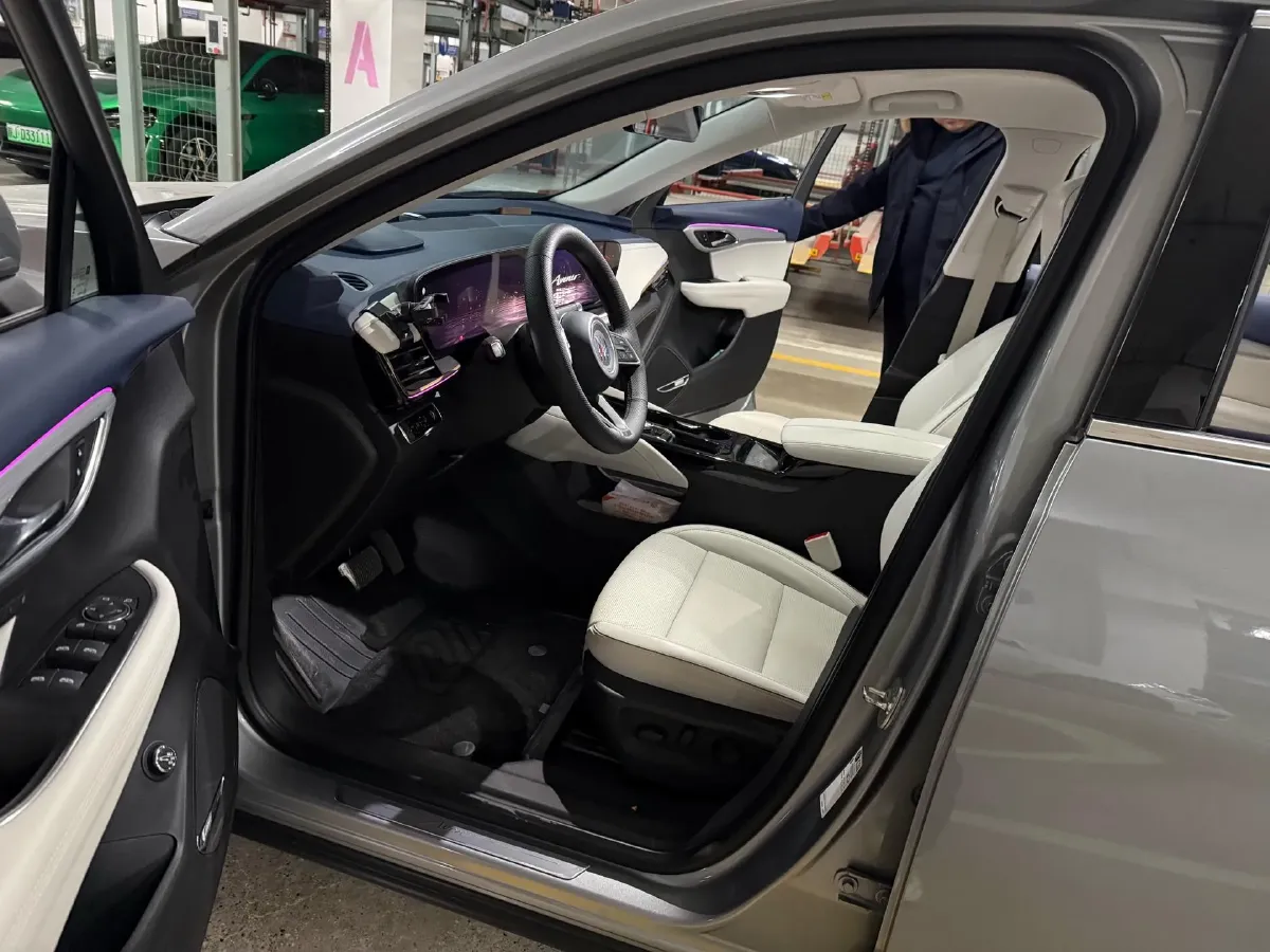 2024 Buick EnvisionPlus 2.0T 237HP L4 9AT,autocango,china used car exporter,china ev exporter,chinese used car exporter,chinese used ev exporter