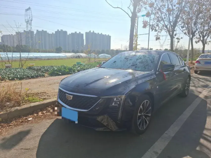 2025 Cadillac CT5 2.0T 237HP L4 10AT