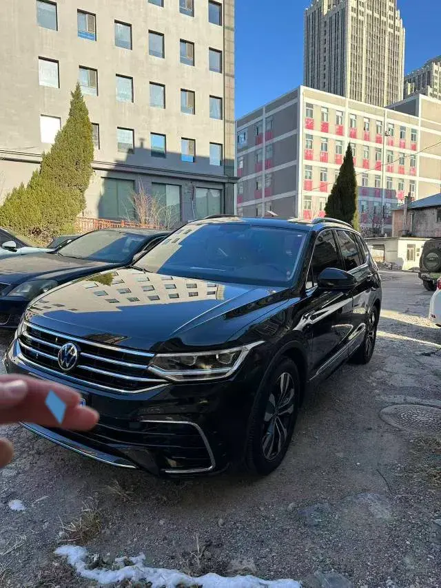 2024 Volkswagen Tiguan L 2.0T 186HP L4 7DCT