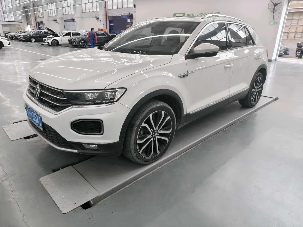 2021 Volkswagen T-Roc 1.4T 150HP L4 7DCT