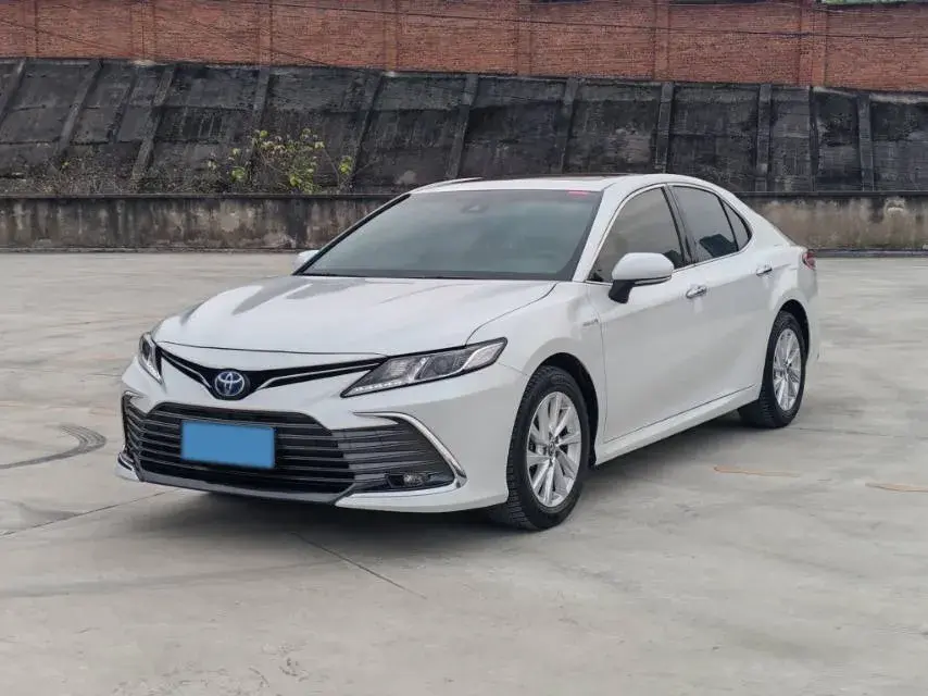 2023 Toyota Camry 2.5L 178HP L4 E-CVT Hybrid