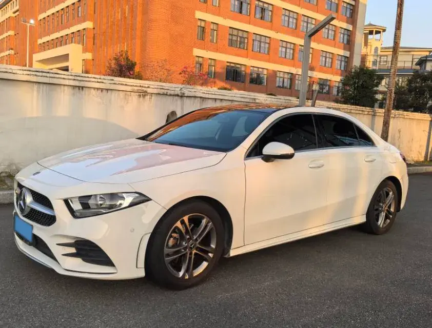 2021 Mercedes-Benz A Class 1.3T 136HP L4 7DCT