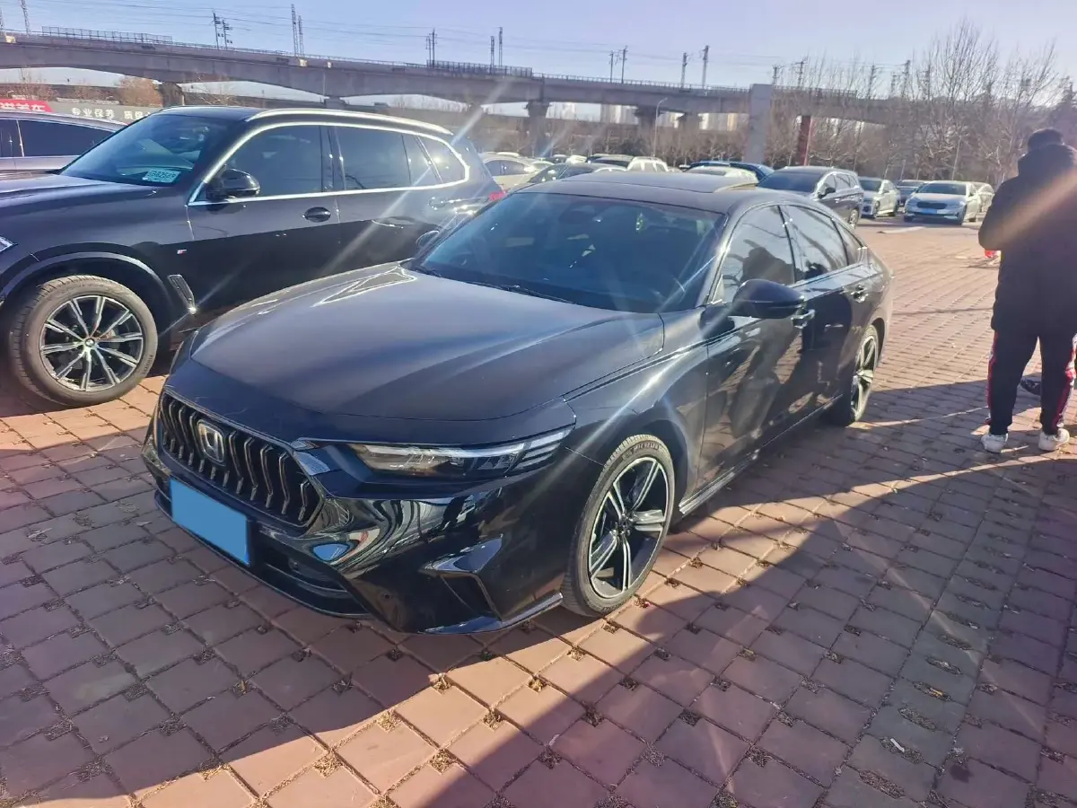 2024 Honda Inspire 1.5T 192HP L4 CVT