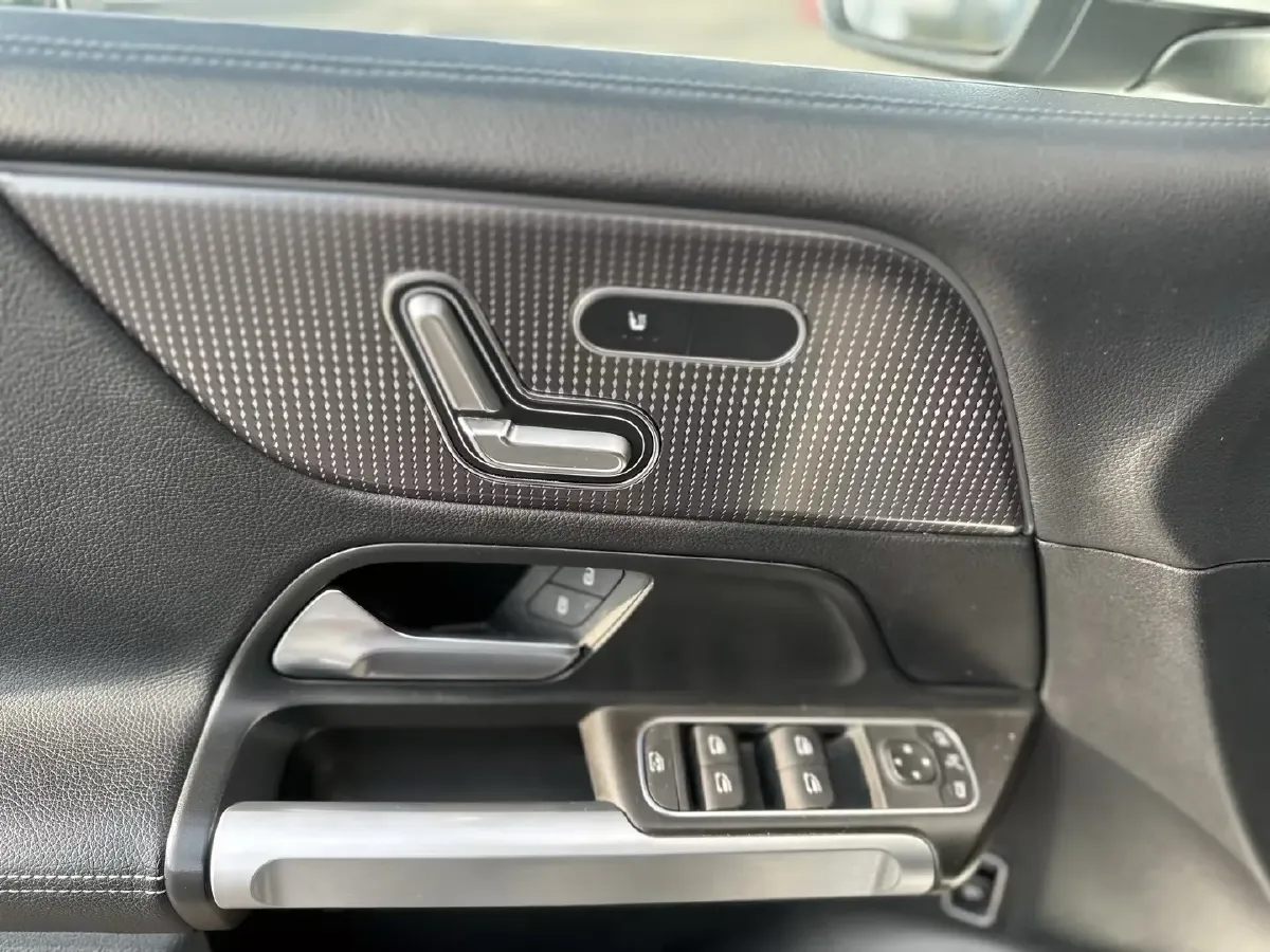 2023 Mercedes-Benz EQB Class BEV 73.5KWH,autocango,china used car exporter,china ev exporter,chinese used car exporter,chinese used ev exporter