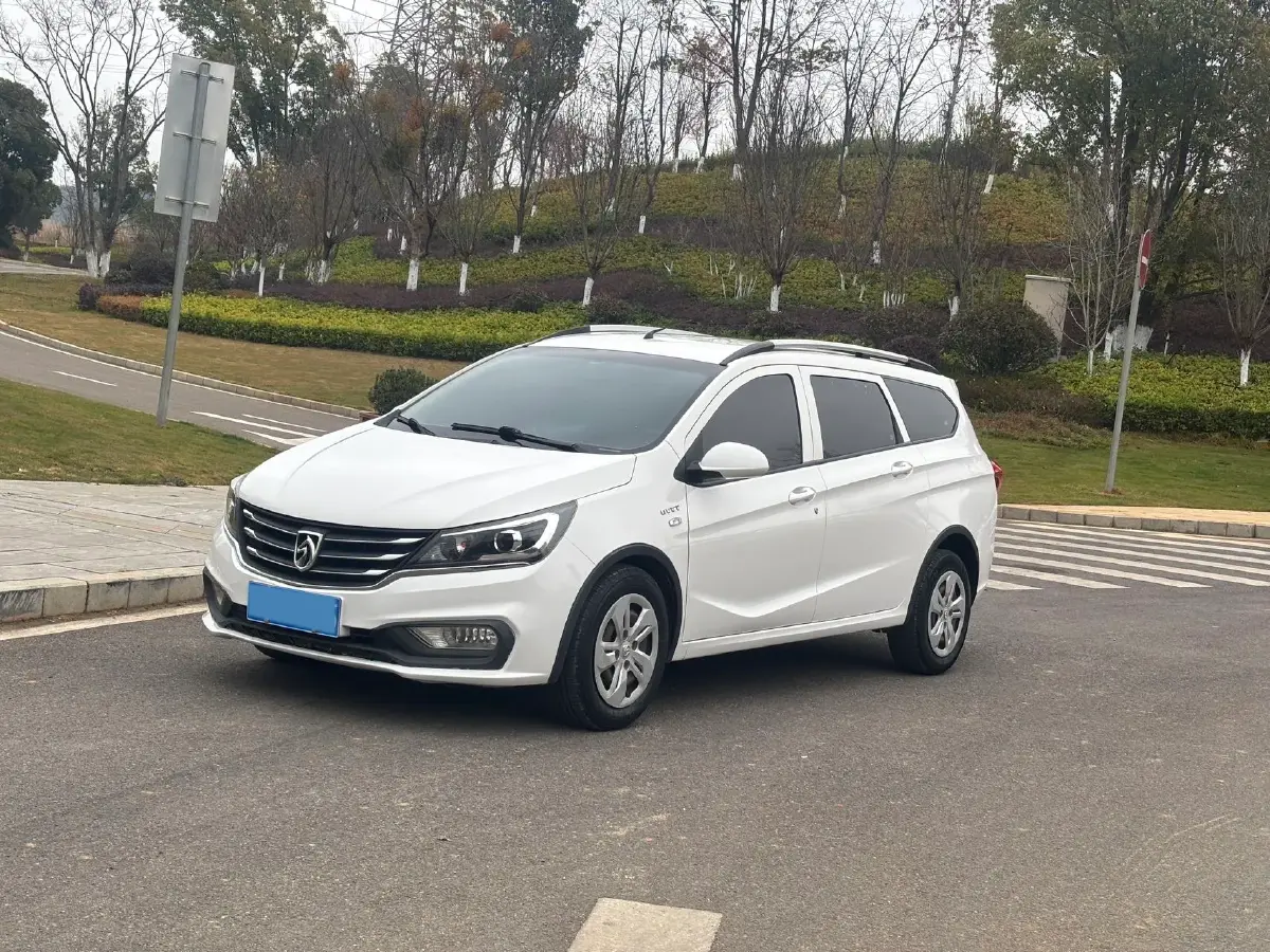 2017 BaoJun 310W 1.5L 112HP L4 6MT