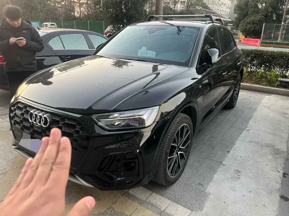 2024 Audi Q5L 2.0T 245HP L4 7DCT,autocango,china used car exporter,china ev exporter,chinese used car exporter,chinese used ev exporter