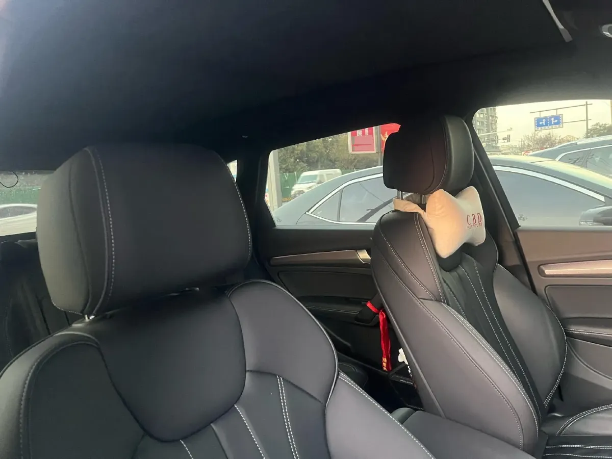 2024 Audi Q5L 2.0T 245HP L4 7DCT,autocango,china used car exporter,china ev exporter,chinese used car exporter,chinese used ev exporter