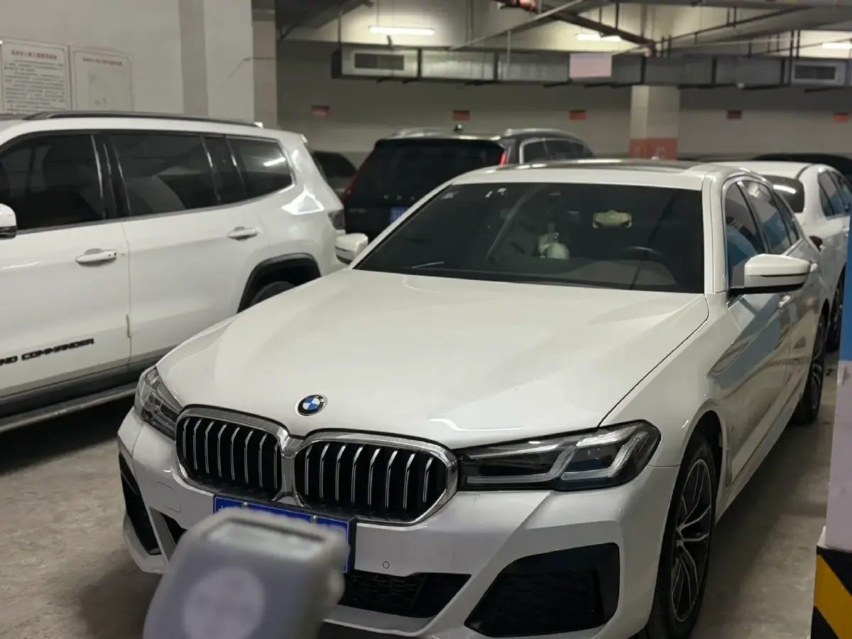 2022 BMW 5 Series 2.0T 184HP L4 8AT