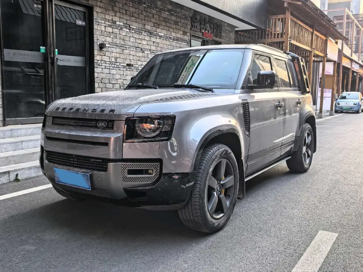 2023 Land Rover Defender 3.0T 400HP L6 8AT