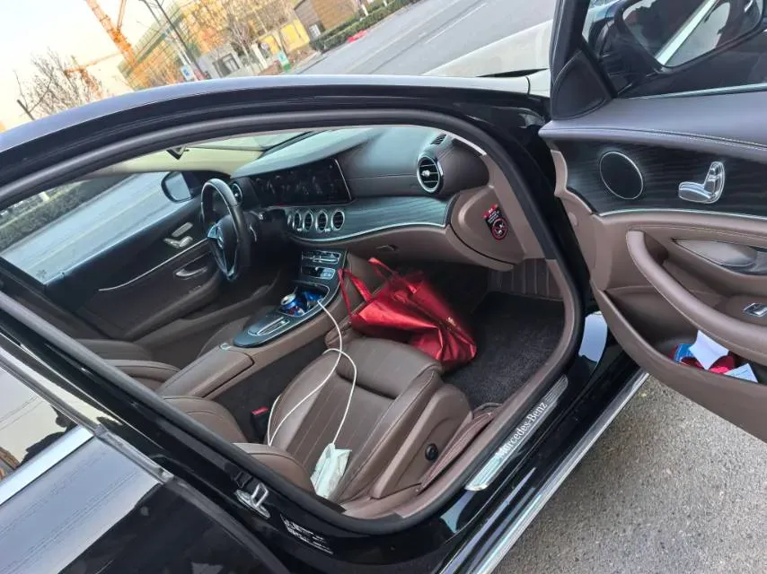 2022 Mercedes-Benz E Class 2.0T 197HP L4 9AT,autocango,china used car exporter,china ev exporter,chinese used car exporter,chinese used ev exporter
