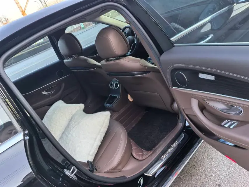 2022 Mercedes-Benz E Class 2.0T 197HP L4 9AT,autocango,china used car exporter,china ev exporter,chinese used car exporter,chinese used ev exporter