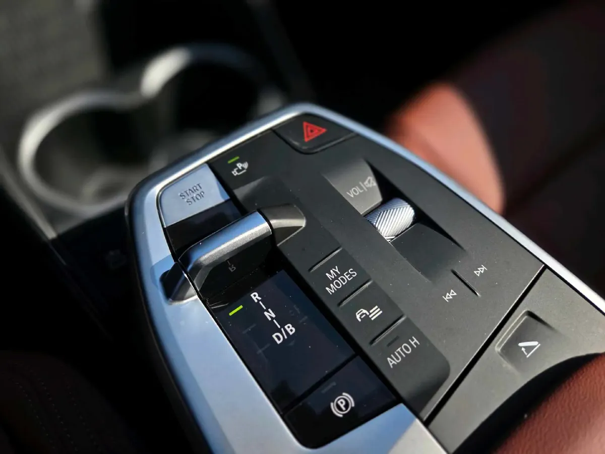 2025 Iveco 3.0T 179HP L4 8AT,autocango,china used car exporter,china ev exporter,chinese used car exporter,chinese used ev exporter