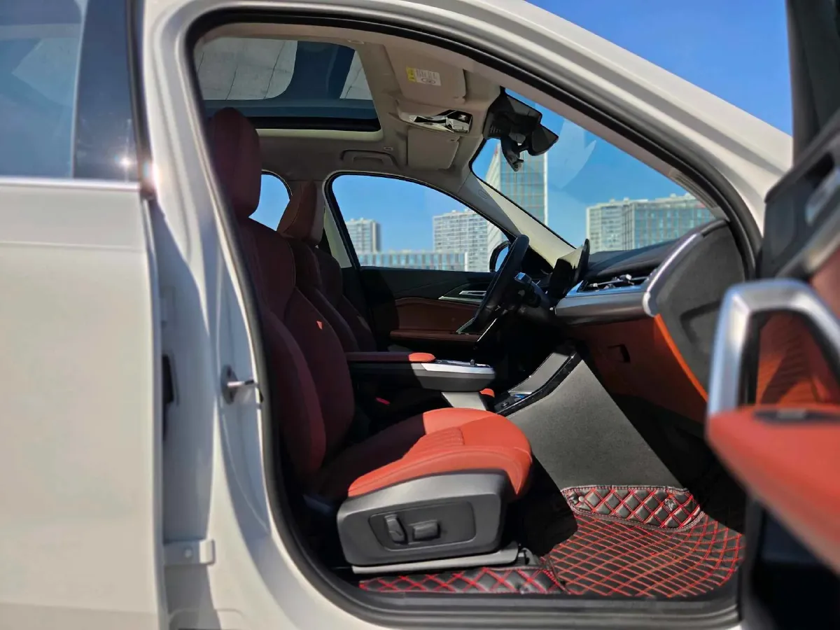 2025 Iveco 3.0T 179HP L4 8AT,autocango,china used car exporter,china ev exporter,chinese used car exporter,chinese used ev exporter