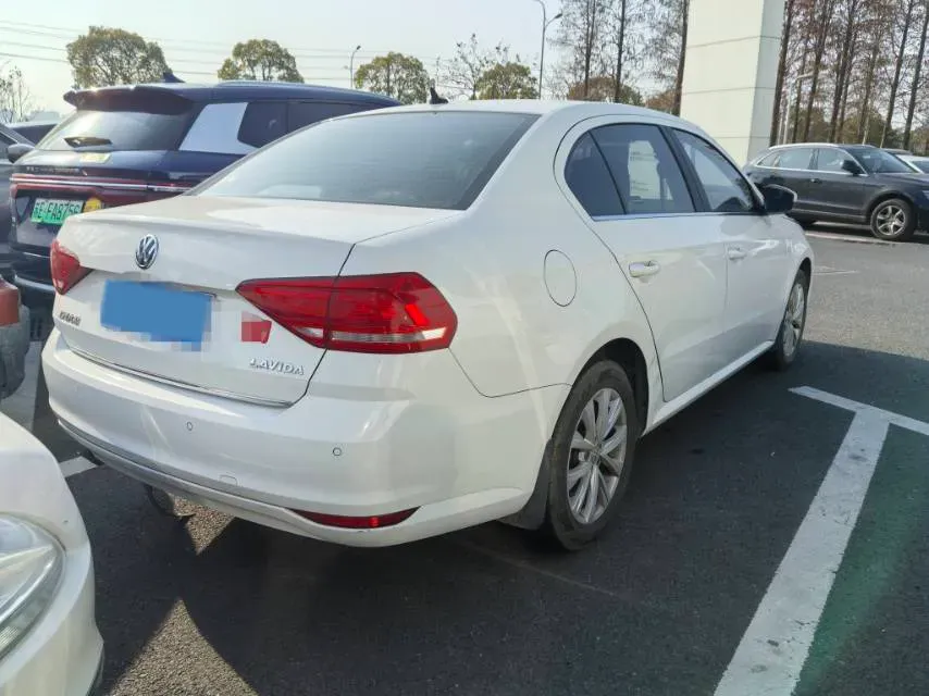 2017 Zotye Damy X7 1.8T 177HP L4 5MT,autocango,china used car exporter,china ev exporter,chinese used car exporter,chinese used ev exporter