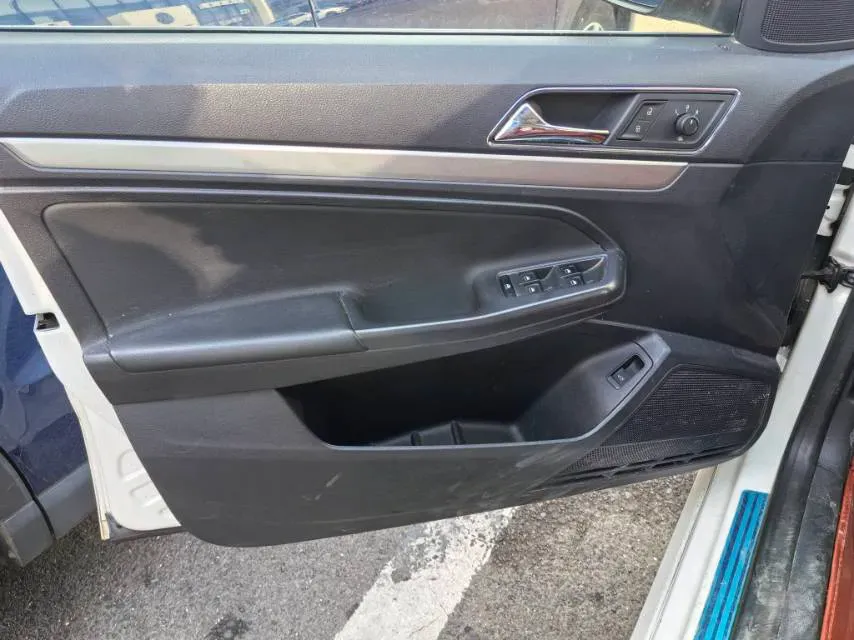 2017 Zotye Damy X7 1.8T 177HP L4 5MT,autocango,china used car exporter,china ev exporter,chinese used car exporter,chinese used ev exporter