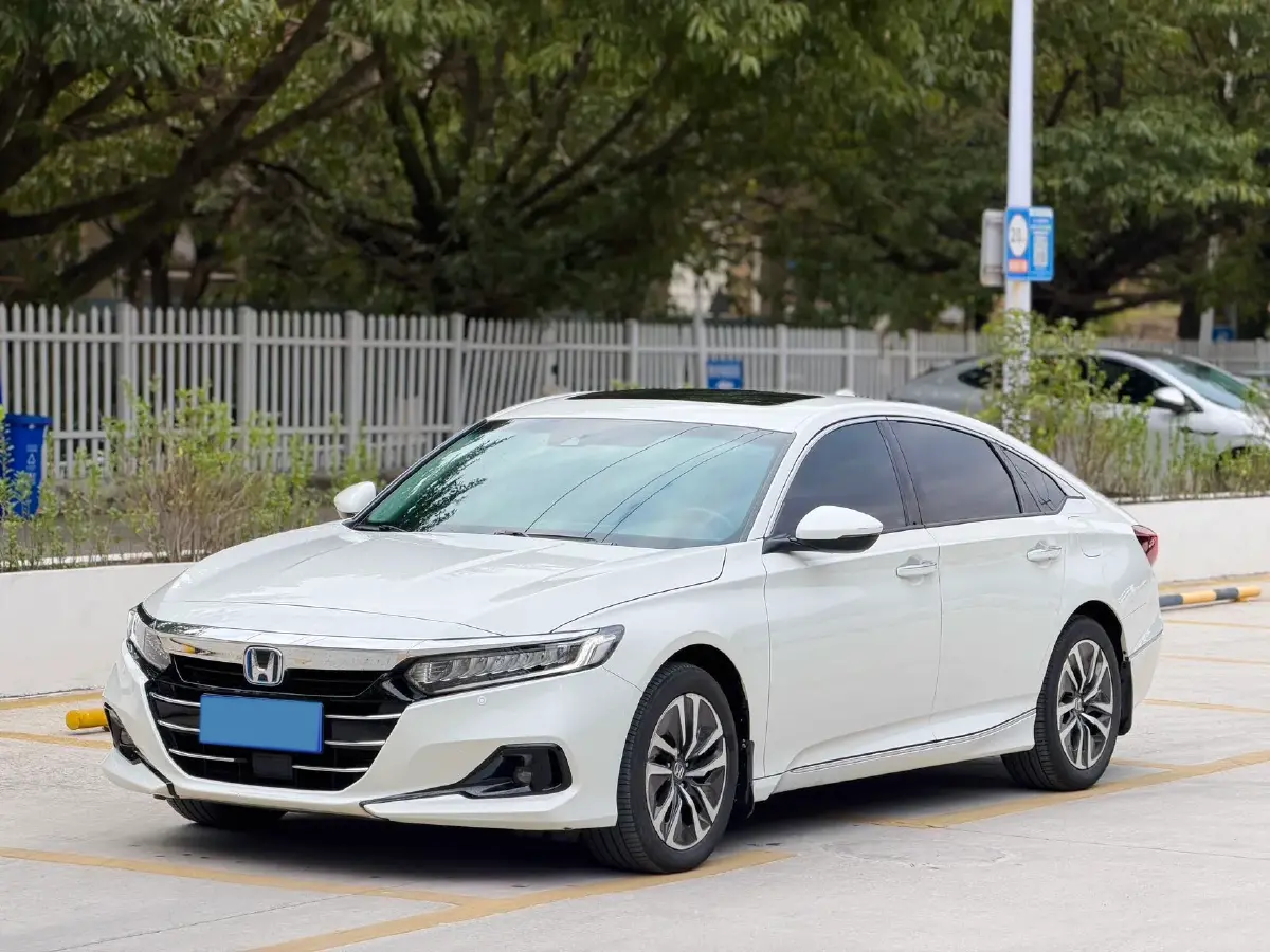 2022 Honda Accord 2.0L 146HP L4 E-CVT Hybrid