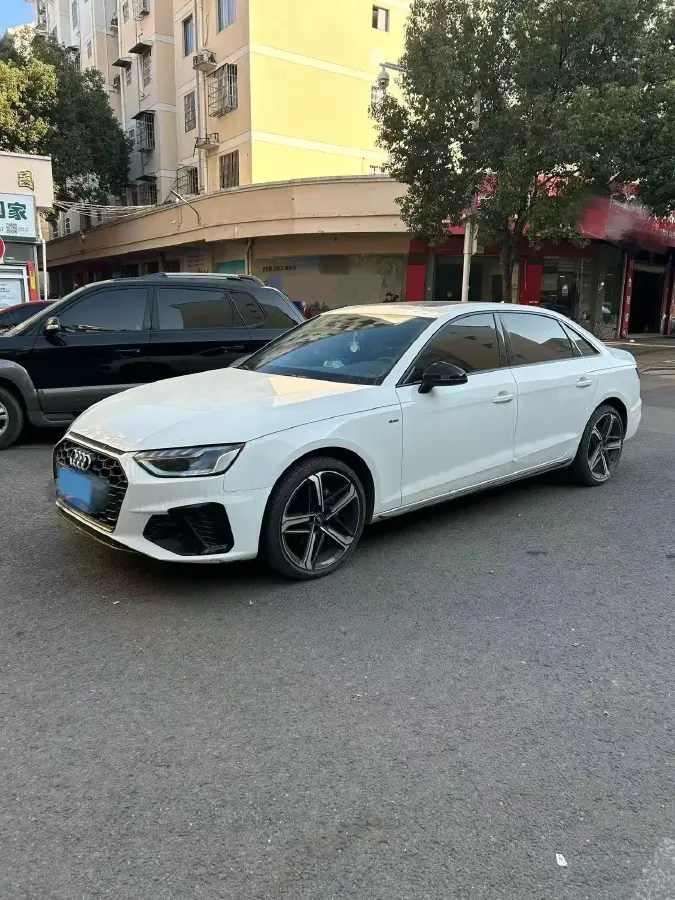 2023 Audi A4L 2.0T 190HP L4 7DCT