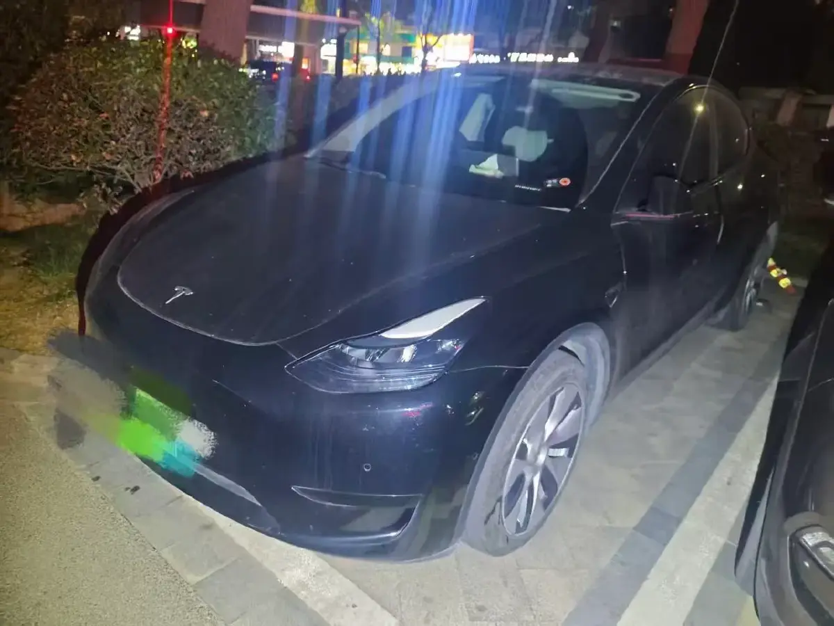 2022 Tesla Model Y BEV 60KWH