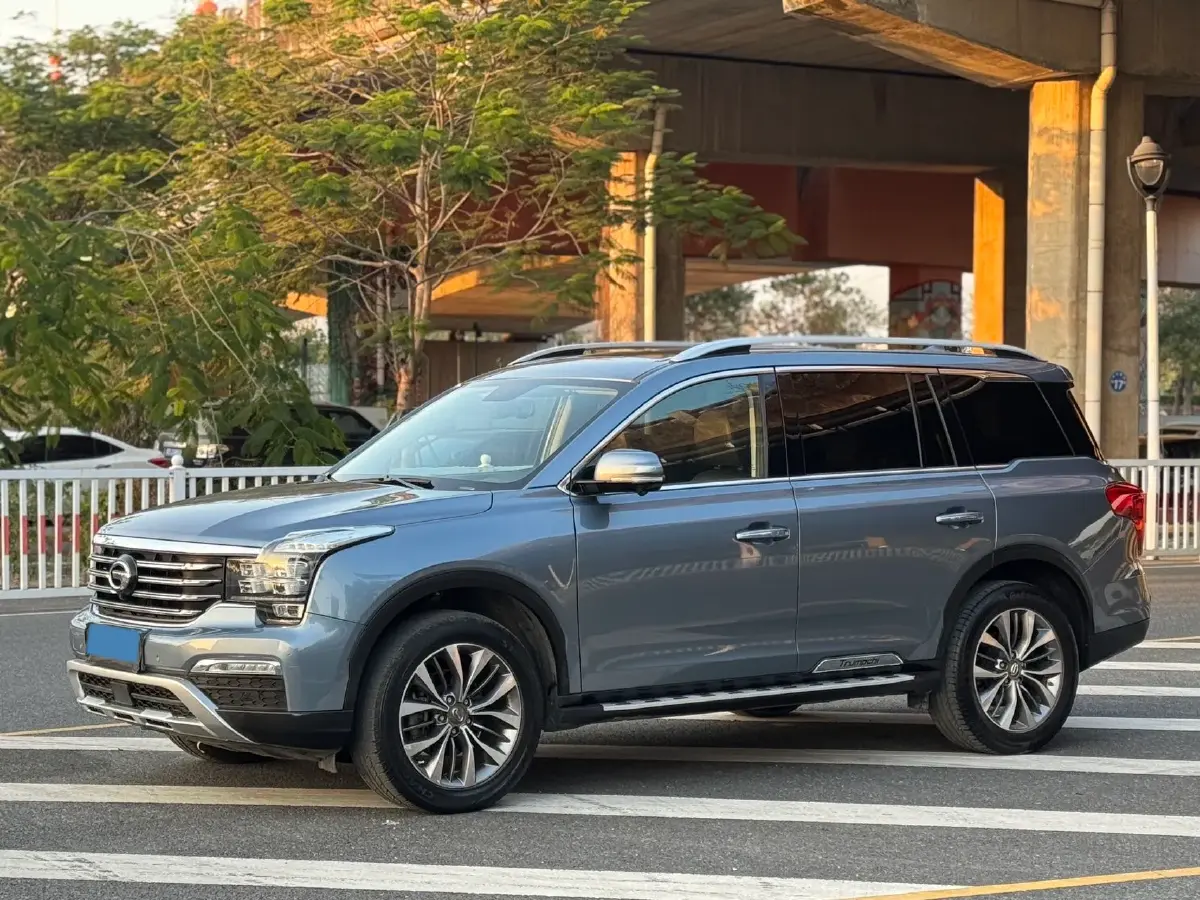 2017 GAC Trumpchi GS8 2.0T 201HP L4 6AT