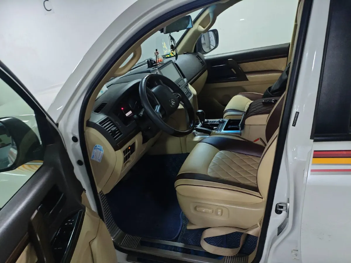 2015 Toyota Land Cruiser 4.0L 275HP V6 5AT,autocango,china used car exporter,china ev exporter,chinese used car exporter,chinese used ev exporter