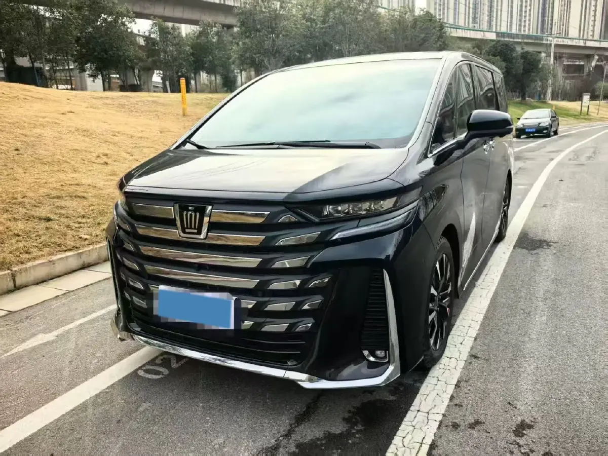 2024 Toyota Vellfire 2.5L 190HP L4 E-CVT Hybrid