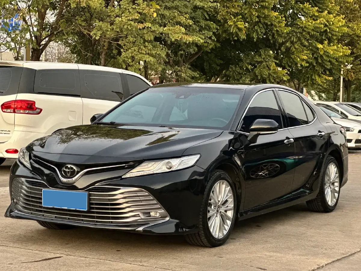2019 Toyota Camry 2.5L 209HP L4 8AT