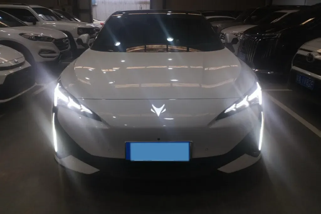 2024 ARCFOX αT5 BEV 79.2KWH,autocango,china used car exporter,china ev exporter,chinese used car exporter,chinese used ev exporter