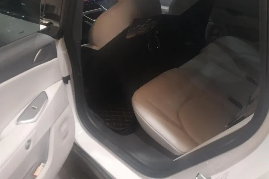 2024 ARCFOX αT5 BEV 79.2KWH,autocango,china used car exporter,china ev exporter,chinese used car exporter,chinese used ev exporter