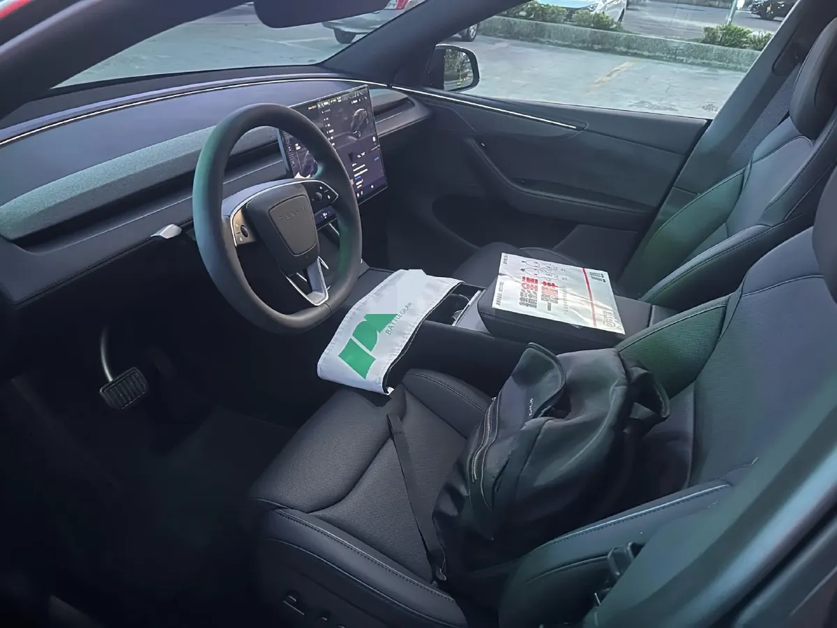 2025 Tesla Model Y L BEV,autocango,china used car exporter,china ev exporter,chinese used car exporter,chinese used ev exporter