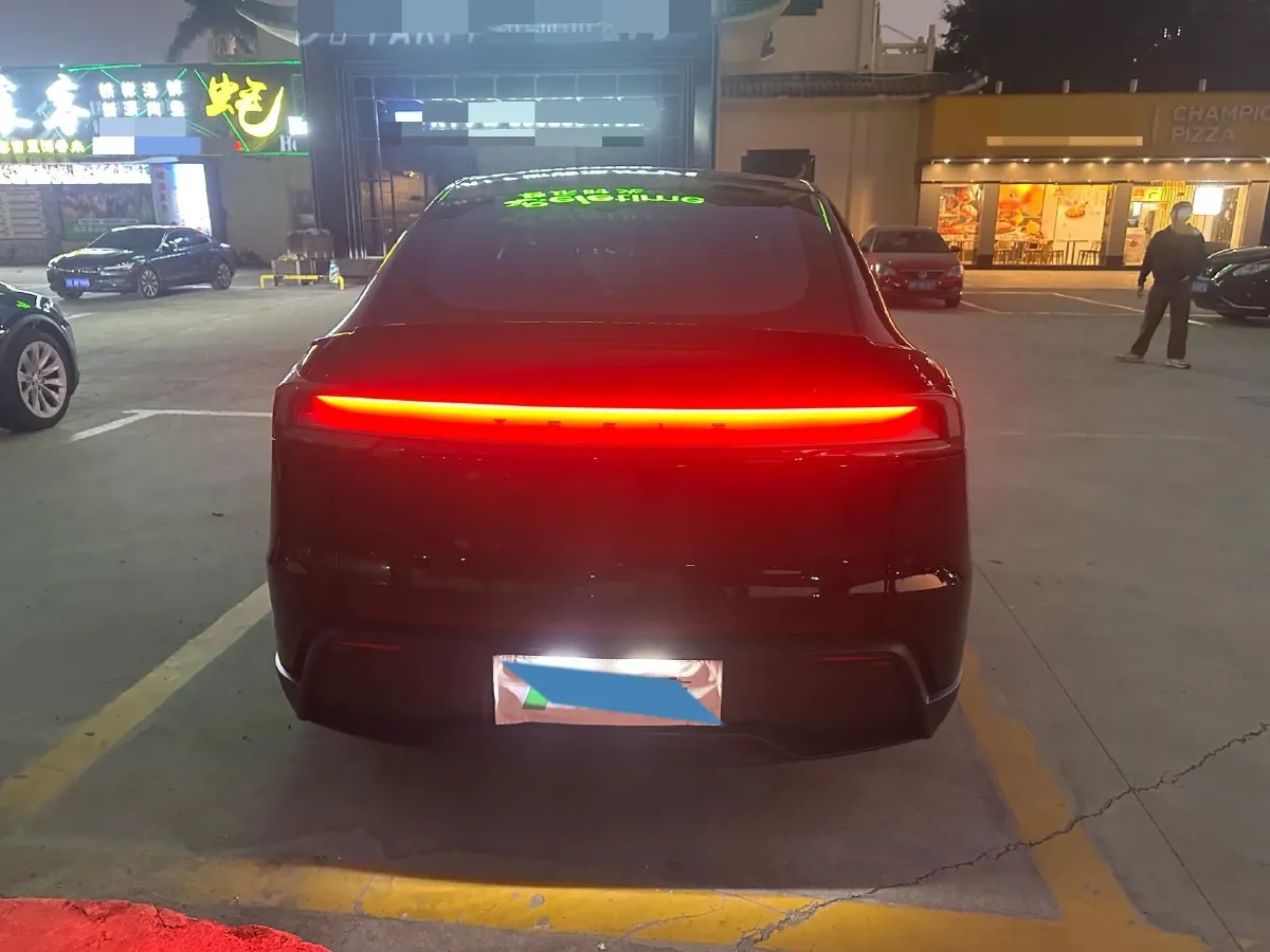 2025 Tesla Model Y L BEV,autocango,china used car exporter,china ev exporter,chinese used car exporter,chinese used ev exporter