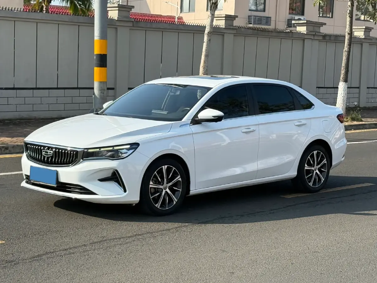2022 Geely Emgrand 1.5L 114HP L4 CVT