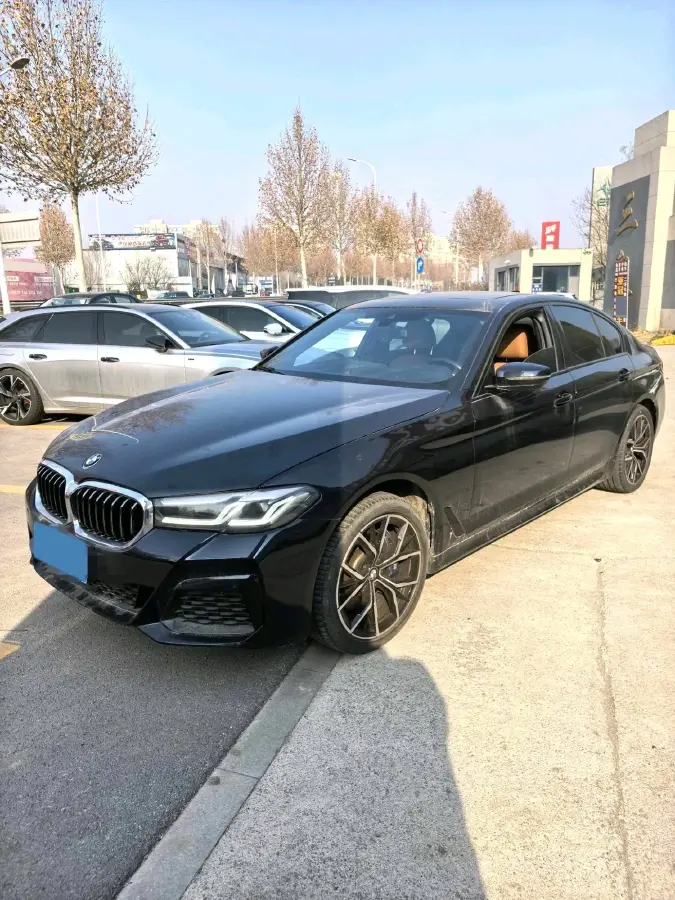 2022 BMW 5 Series 2.0T 252HP L4 8AT