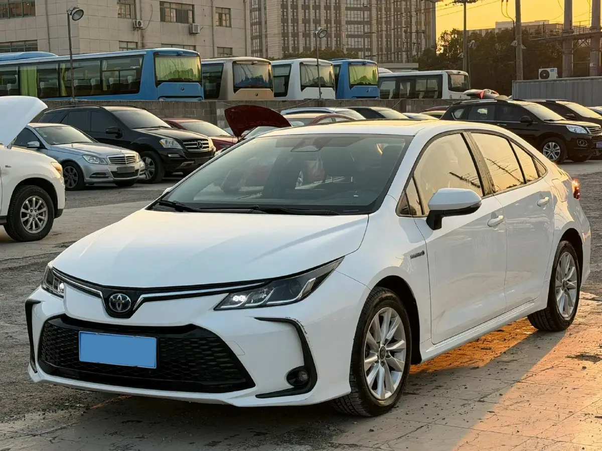 2023 Toyota Corolla 1.8L 98HP L4 E-CVT Hybrid