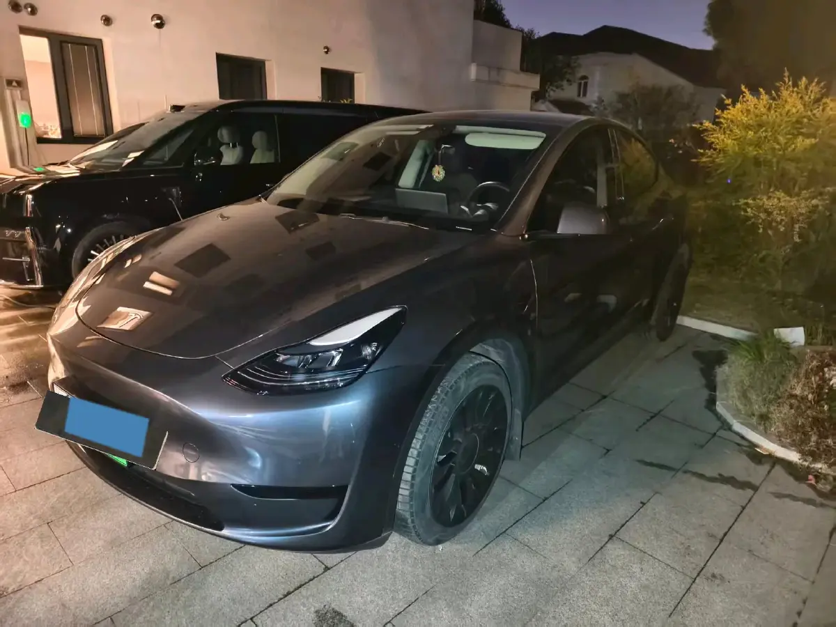 2022 Tesla Model Y BEV 60KWH