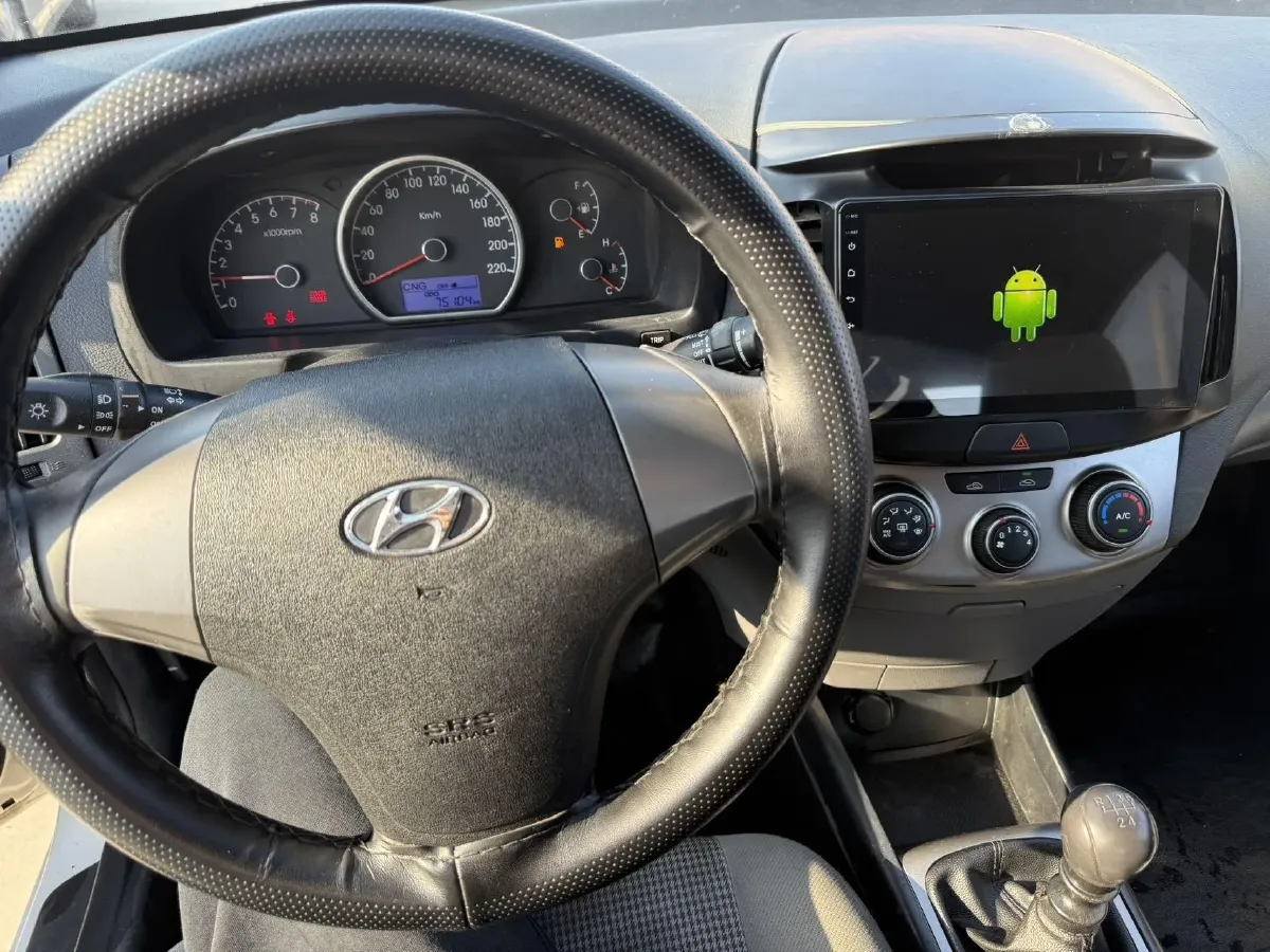 2016 Venucia T70 1.6L 121HP L4 5MT,autocango,china used car exporter,china ev exporter,chinese used car exporter,chinese used ev exporter