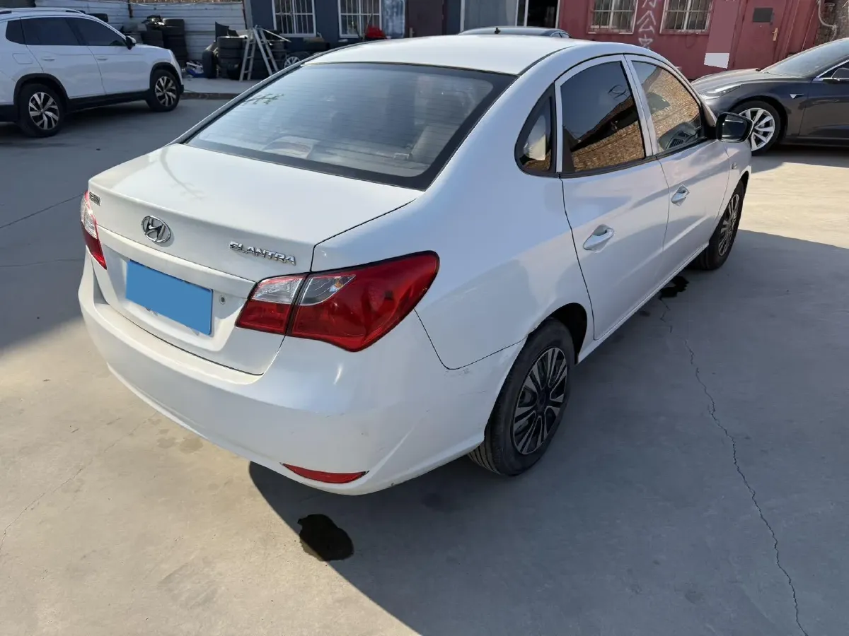 2016 Venucia T70 1.6L 121HP L4 5MT,autocango,china used car exporter,china ev exporter,chinese used car exporter,chinese used ev exporter