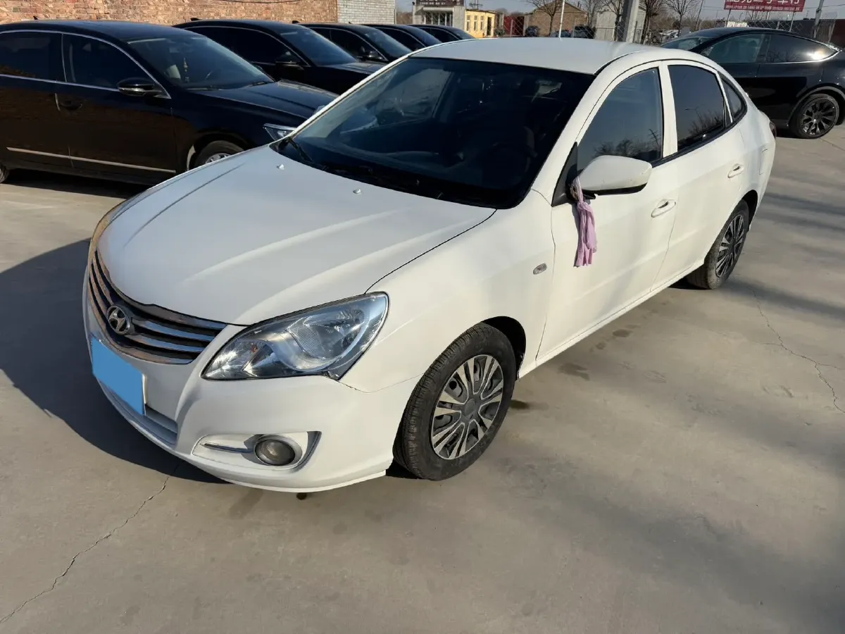 2016 Venucia T70 1.6L 121HP L4 5MT,autocango,china used car exporter,china ev exporter,chinese used car exporter,chinese used ev exporter