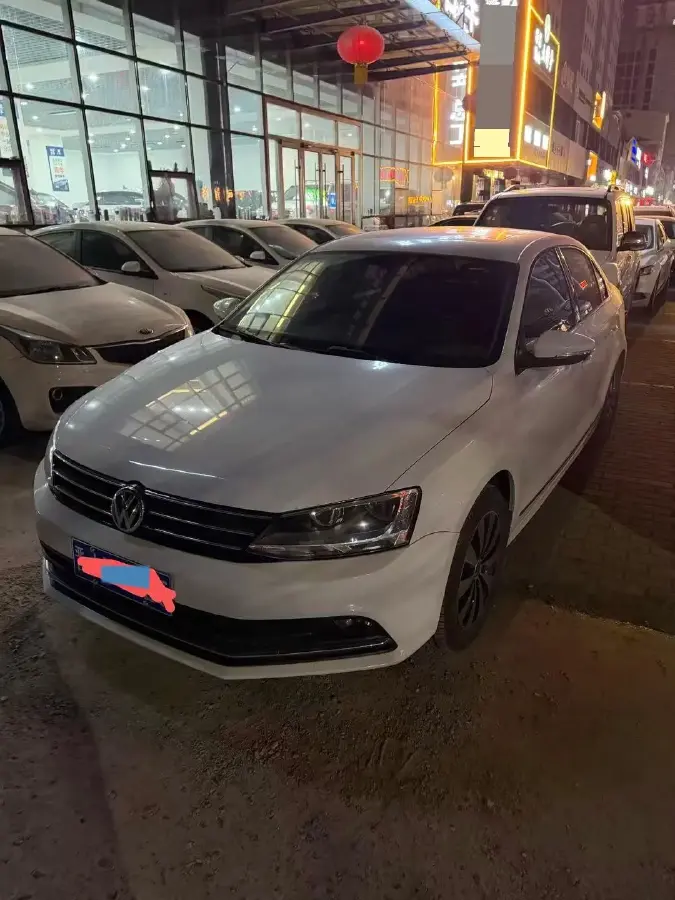 2018 Volkswagen Sagitar 1.2T 110HP L4 7DCT