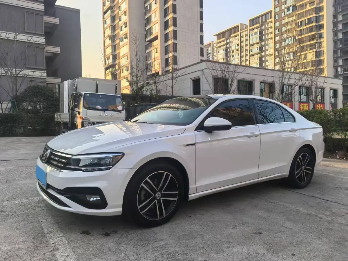 2019 Volkswagen Passat 1.4T 150HP L4 7DCT