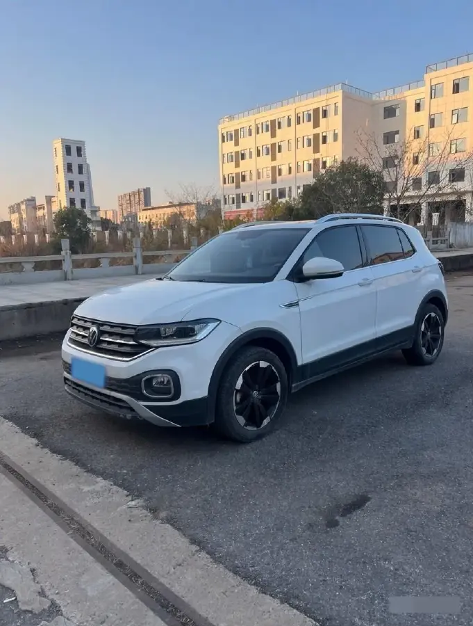 2023 Volkswagen Tacqua 1.2T 116HP L4 7DCT