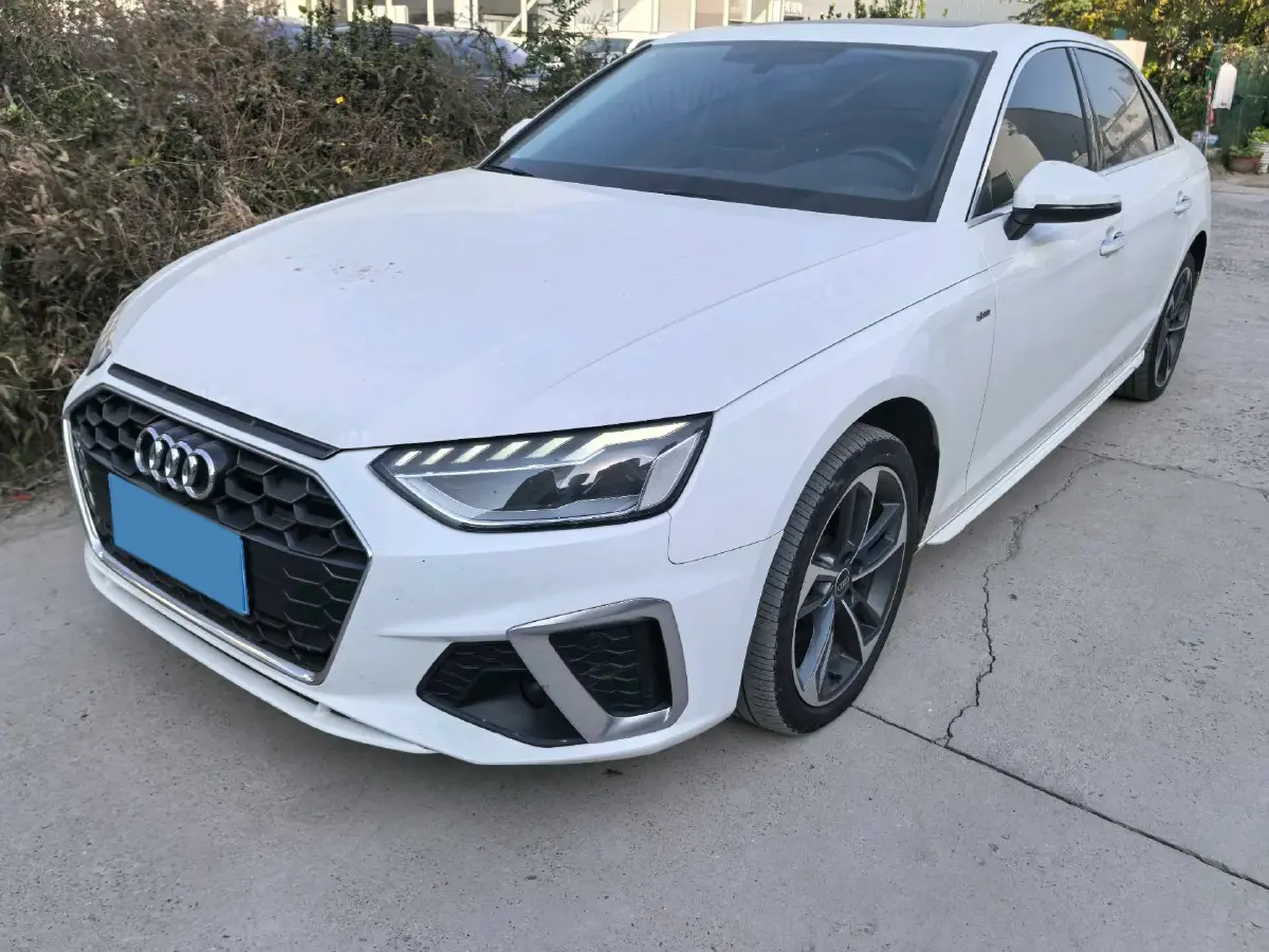 2023 Audi A4L 2.0T 190HP L4 7DCT