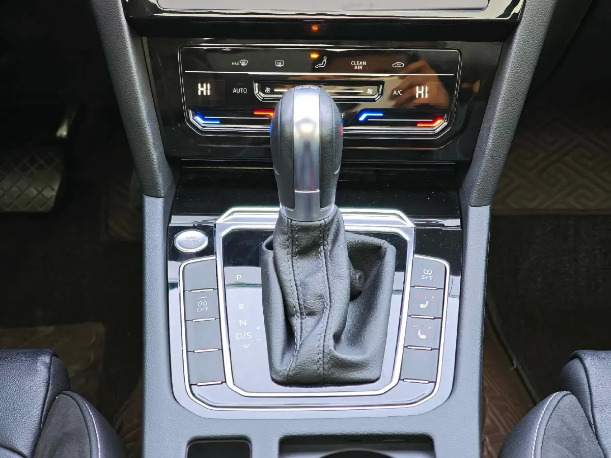 2020 Volkswagen Magotan 1.4T 150HP L4 7DCT,autocango,china used car exporter,china ev exporter,chinese used car exporter,chinese used ev exporter